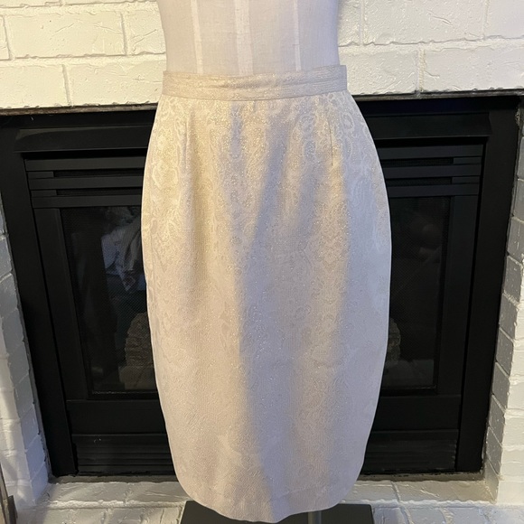 BEAUTIFUL Vintage Albert Nipon suit - Picture 4 of 12